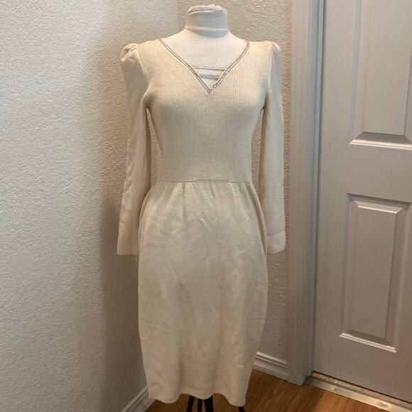 St. John Dresses & Skirts - St John for Bullock’s Vintage Cream Long Sleeve Knit Midi Dress V-neck Sz 0